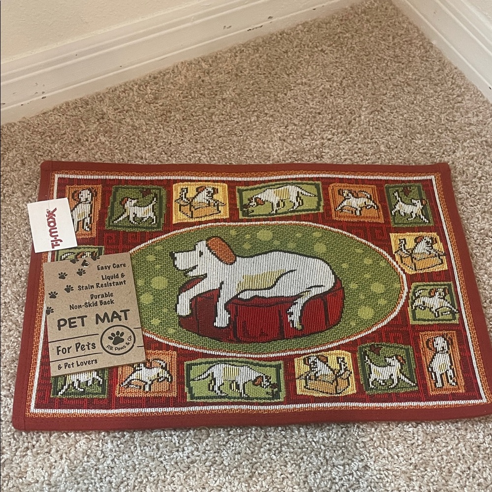 Charming Dog Design Pet Mat - Red and Green
